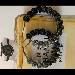 Beaded ombré hoop earring Black to Silver